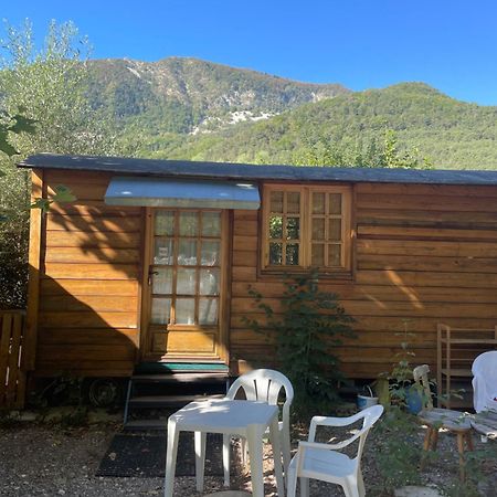 La Roulotte Chez Camille Hotel Veynes Екстериор снимка